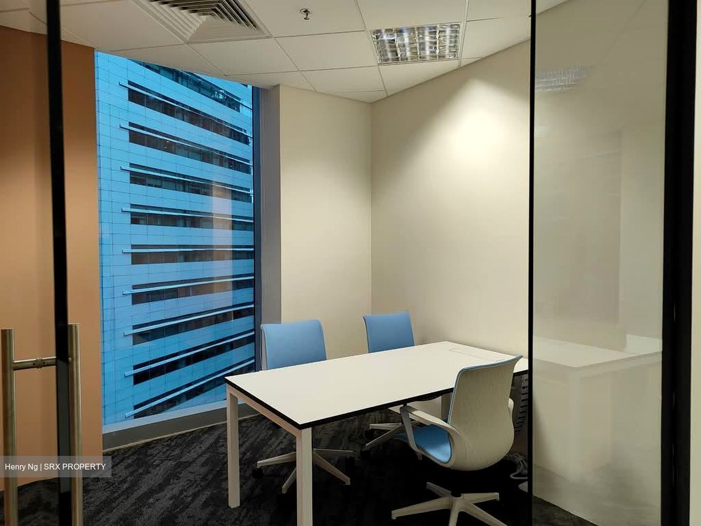 PLUS (D1), Office #537377121